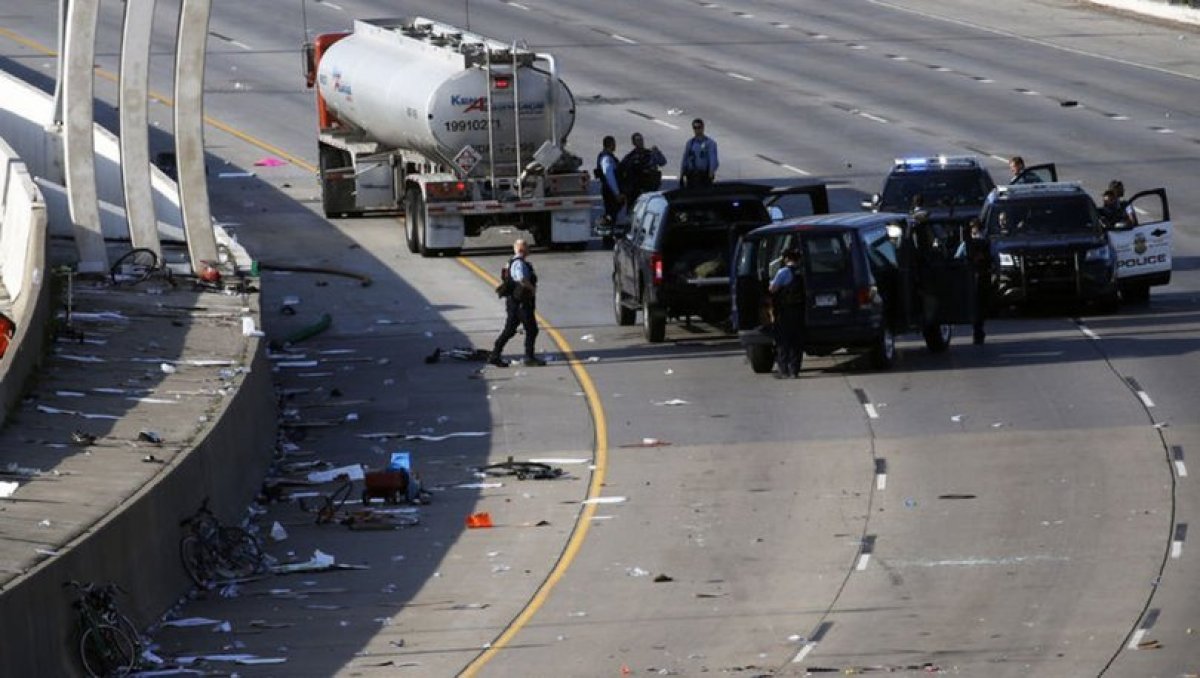 ABD'de, tankeri göstericilerin üzerine sürdü