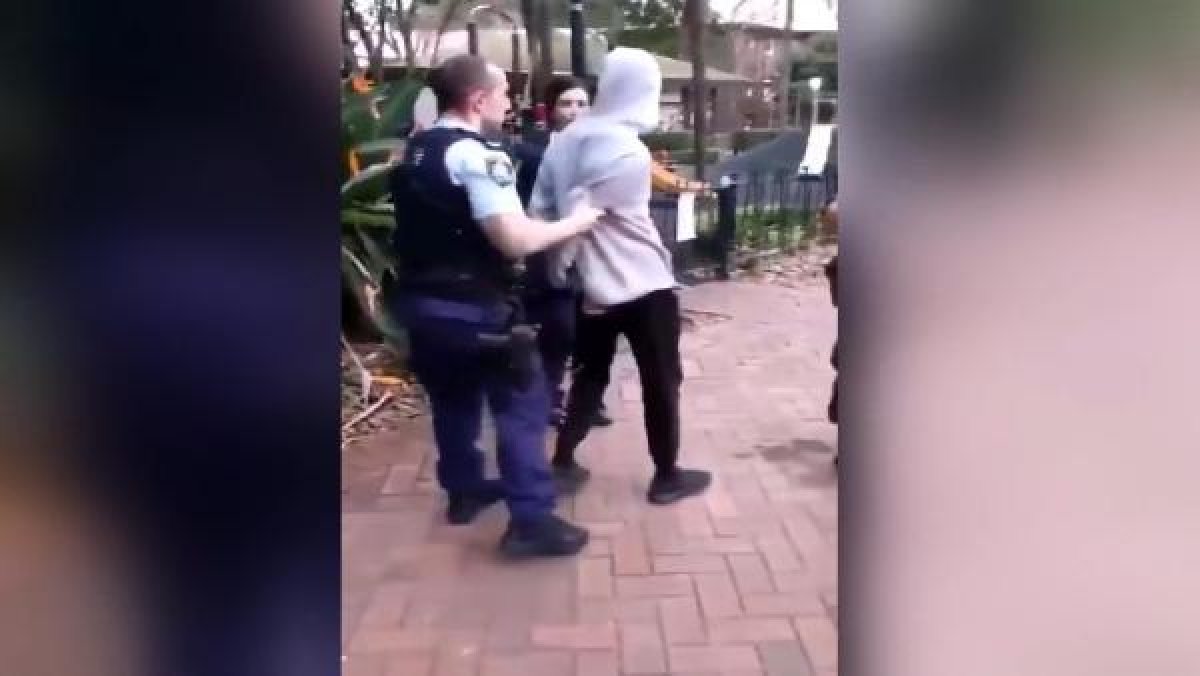 d Avustralya’da 17 yaşındaki siyahi gence gözaltı