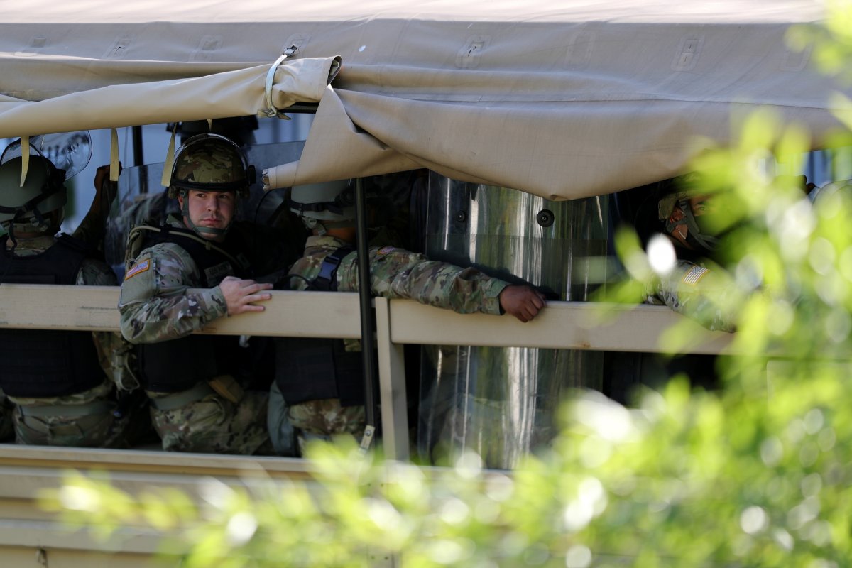 r Beyaz Saray çevresine asker sevkiyatı