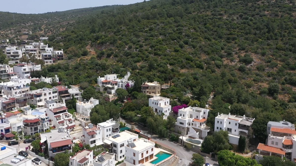 Can Dündar'ın villası da kaçak çıktı