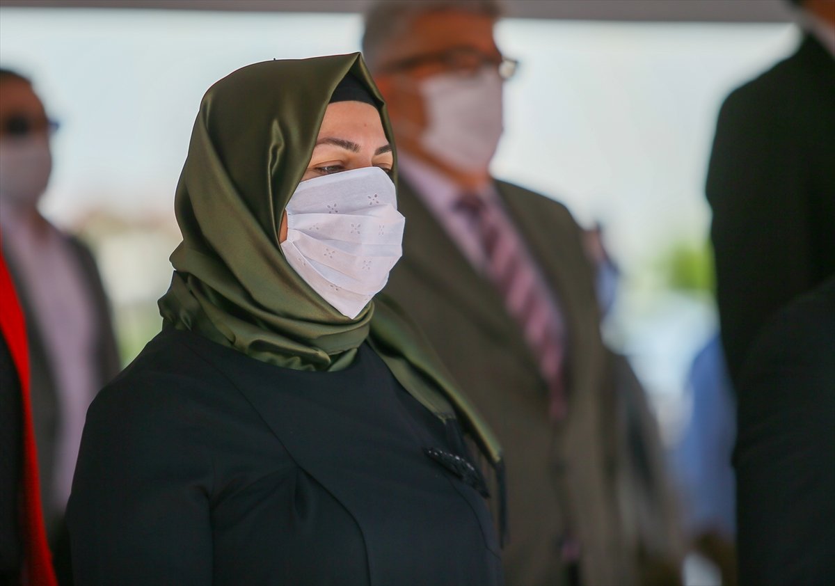 a Fethi Sekin'in isminin verildiği feribot denize indirildi