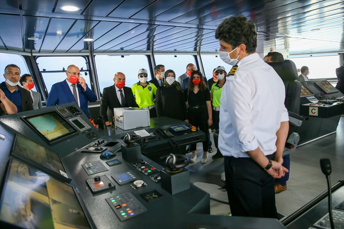 a Fethi Sekin'in isminin verildiği feribot denize indirildi