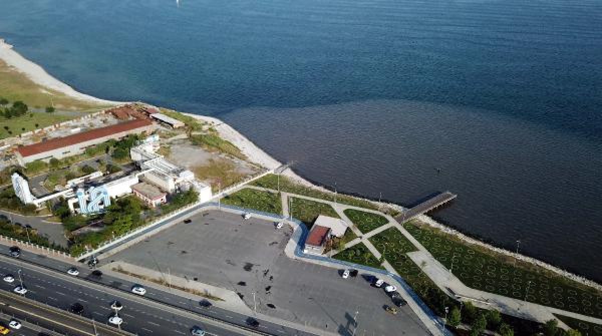 İSKİ'den bırakılan su, denizin rengini böyle değiştirdi