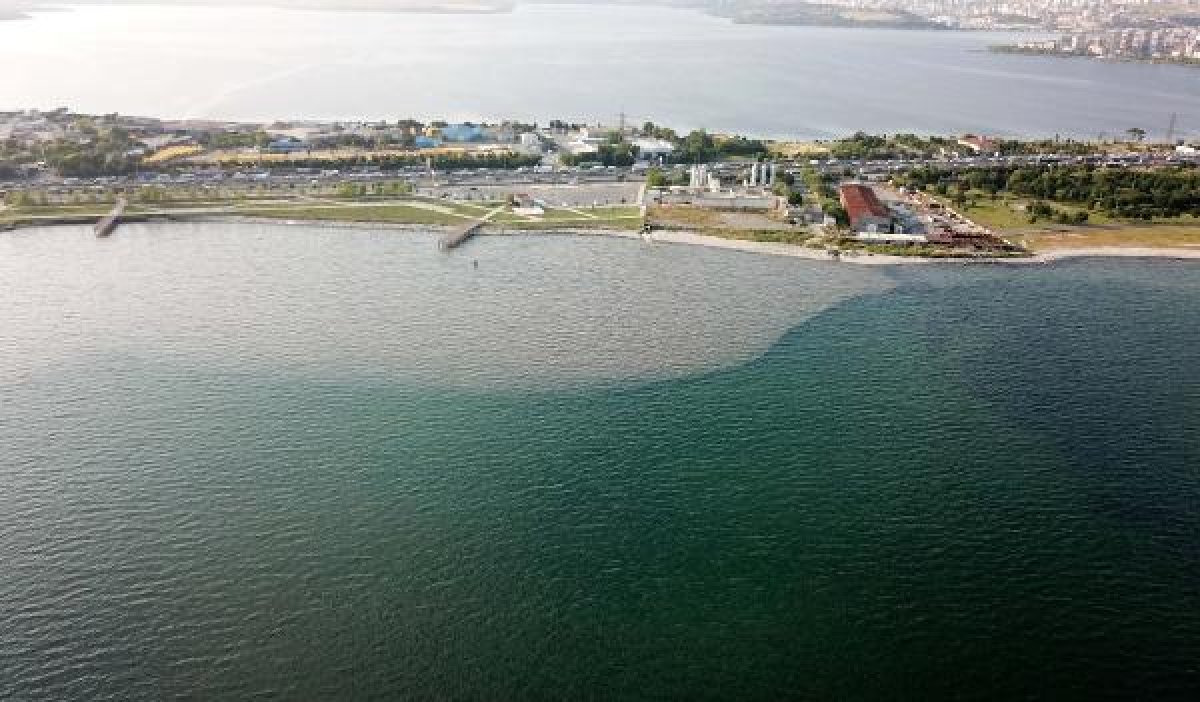 İSKİ'den bırakılan su, denizin rengini böyle değiştirdi