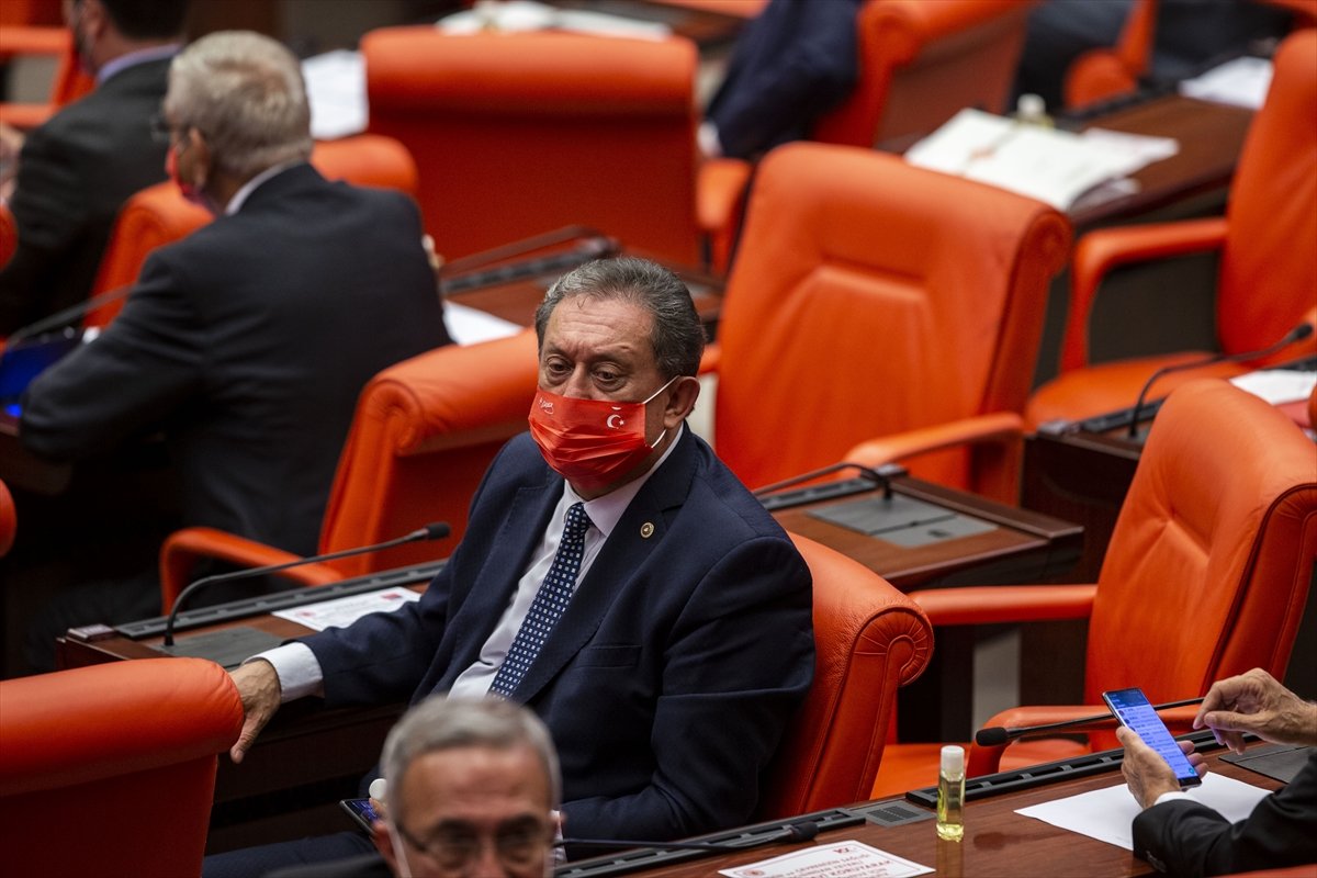 a CHP'li vekillere Atatürk imzalı maske dağıtıldı