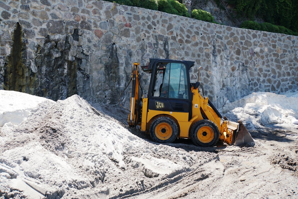Bodrum'da sahile mermer tozu serecek otellere ceza geldi