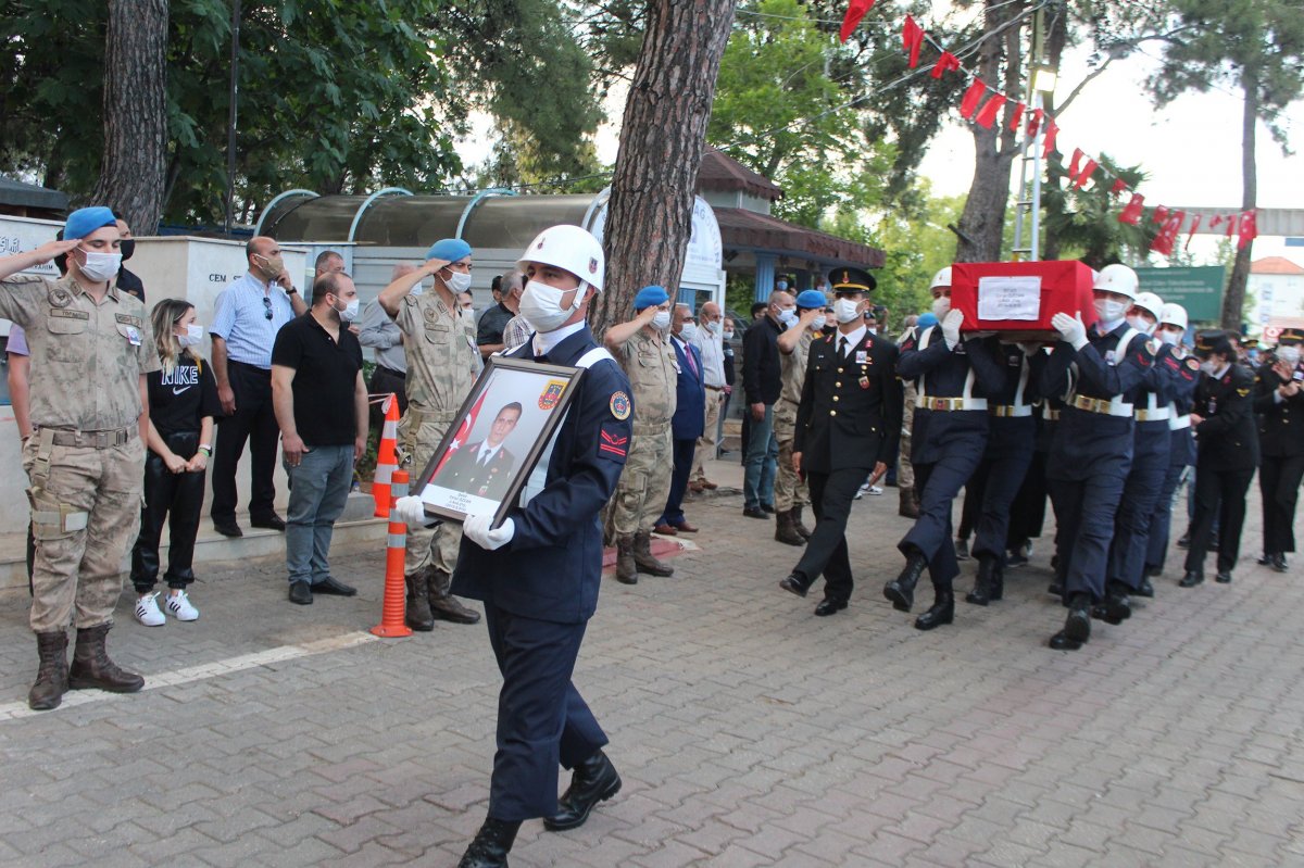 i Şehit Celal Özcan son yolculuğuna uğurlandı