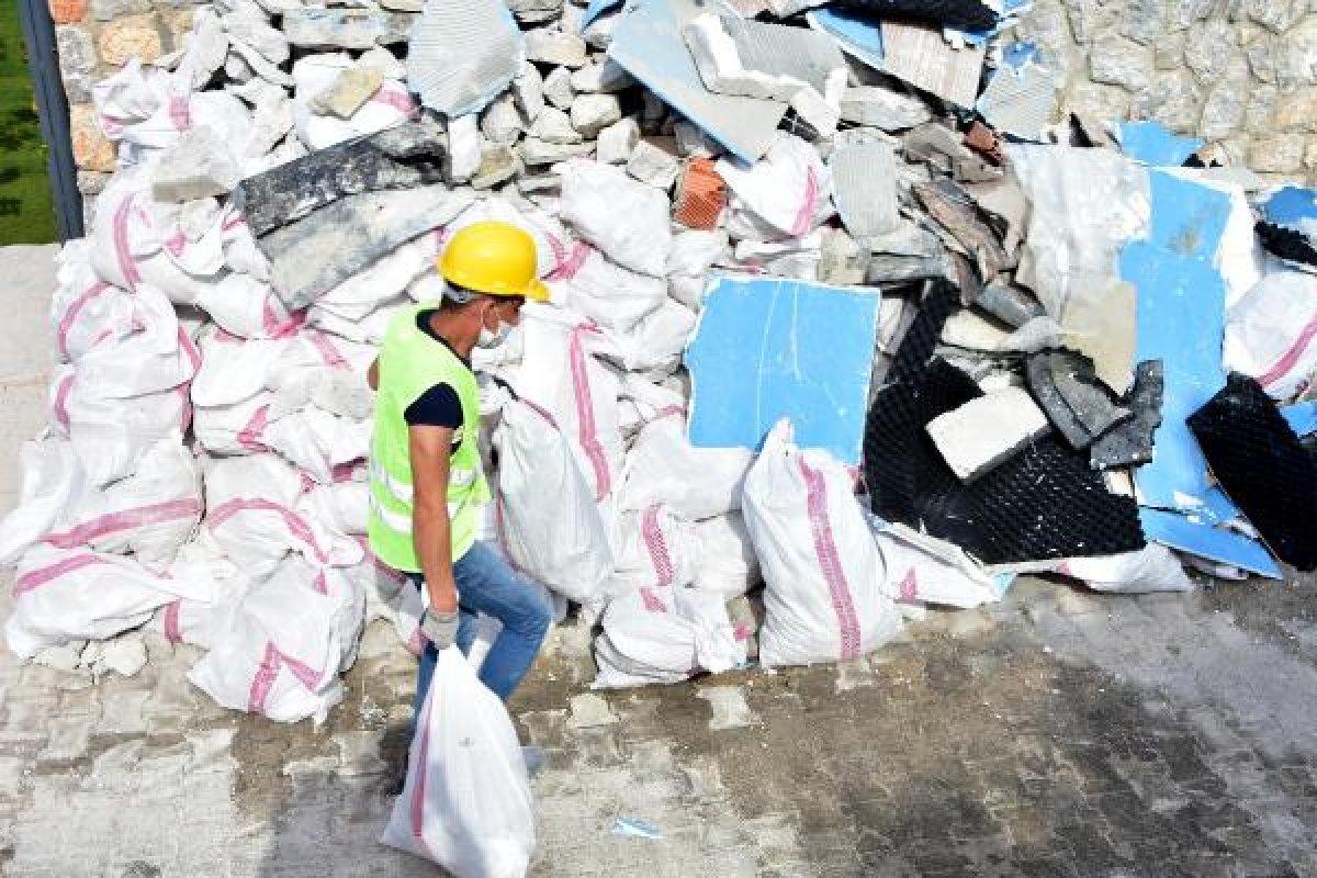 dha Yılmaz Özdil'in villasındaki yıkım sürüyor