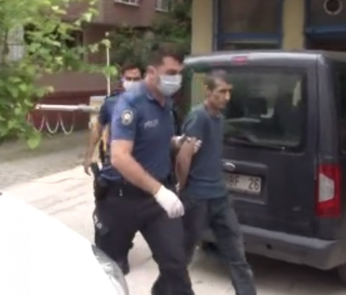 Kadıköy'de tartıştığı eşini boğarak öldürdü