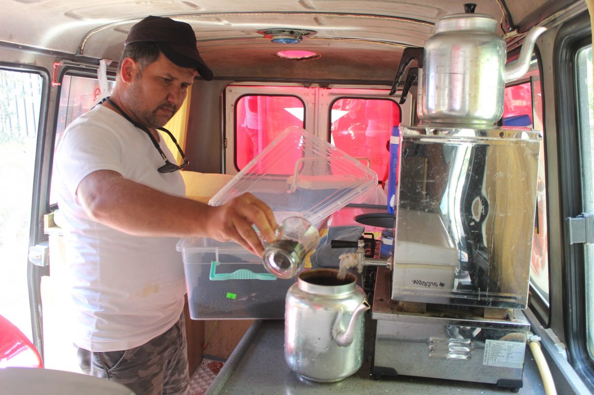 i Şehit cenazelerinde yaptığını görenler şaşırıyor