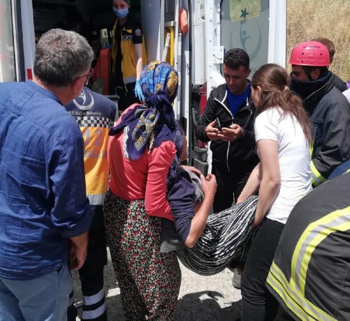 d Denizli'de iki araç çarpıştı: 5 yaralı