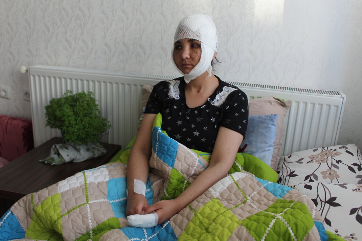 6 yıllık eşi tarafından yüzünden bıçaklandı