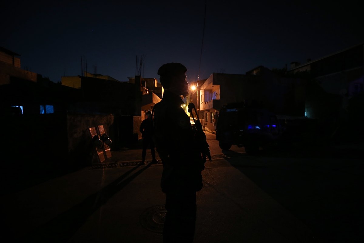 a Bursa'da 2 bin 500 polisten asayiş operasyonu