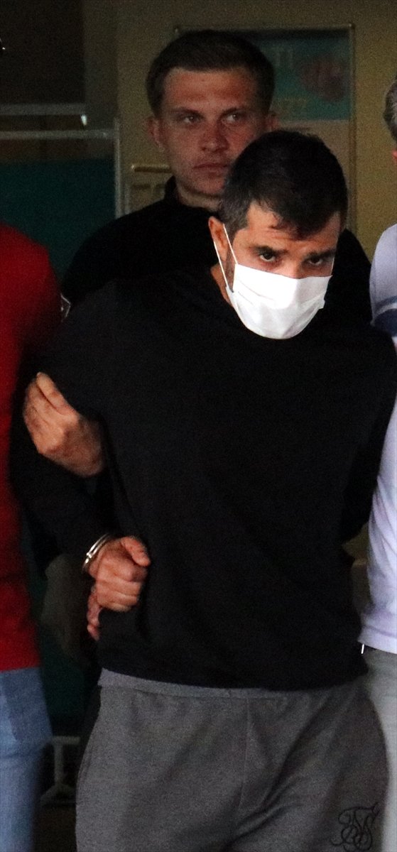 Babasıyla kardeşini 14 yıl önce öldürdü, yakalandı