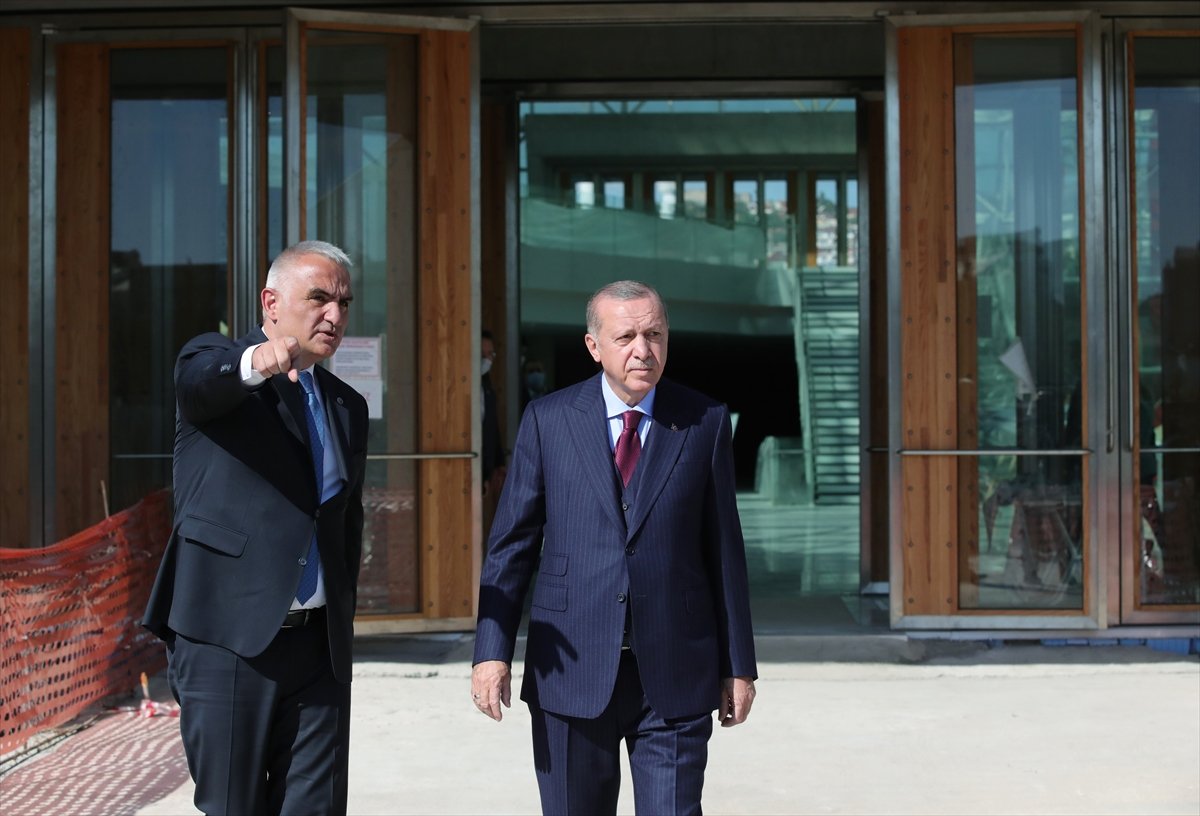 Cumhurbaşkanı Erdoğan CSO'nun yeni binasını inceledi