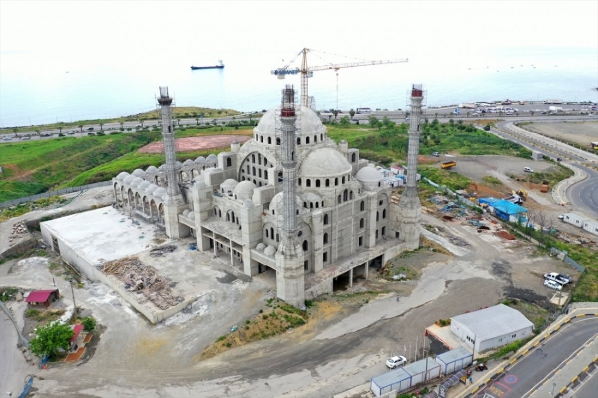 a Doğu Karadeniz'in en büyük cami ve külliyesi yükseliyor