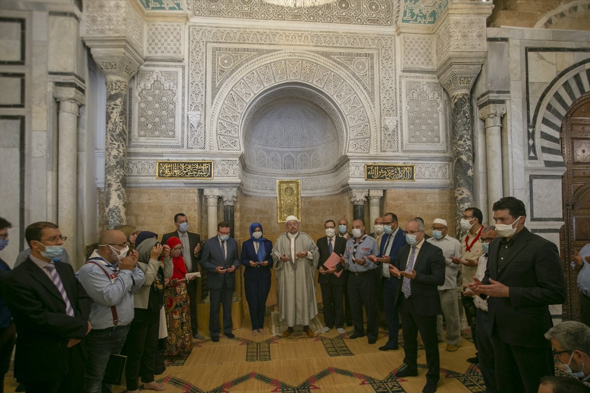 Tunus'ta da normalleşme başladı