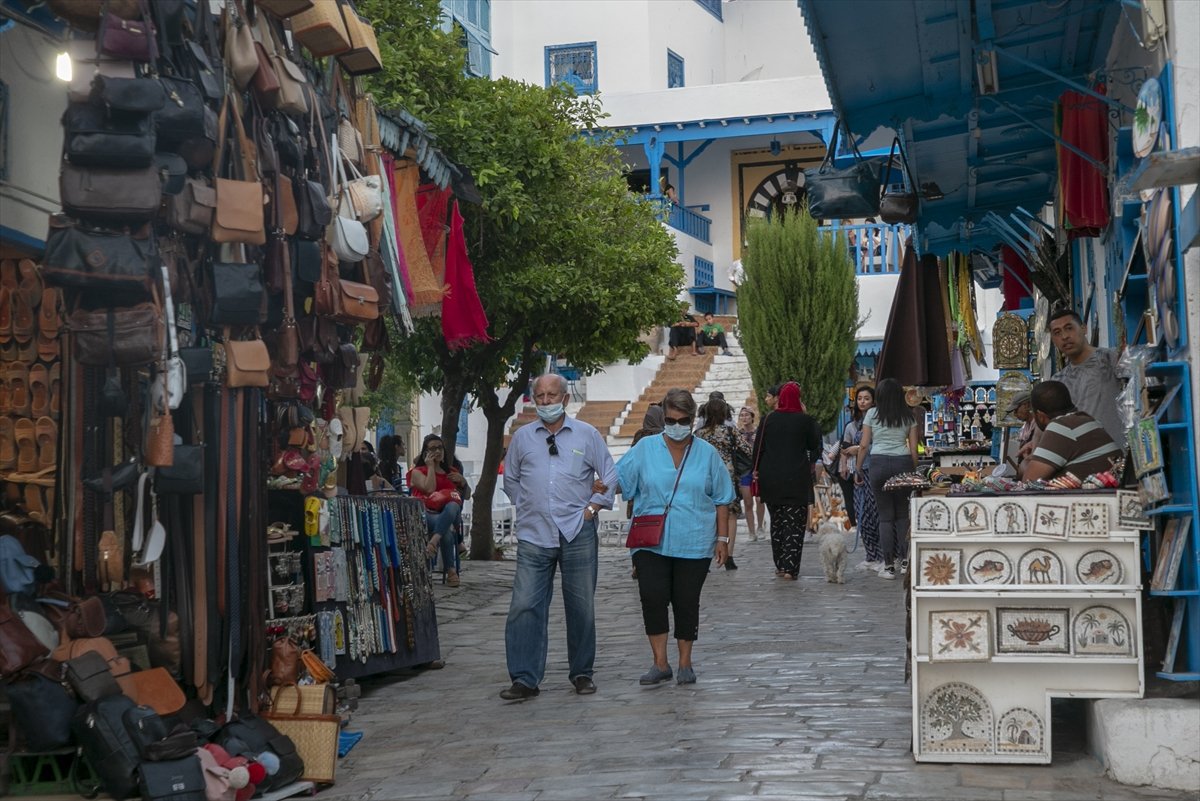 Tunus'ta da normalleşme başladı