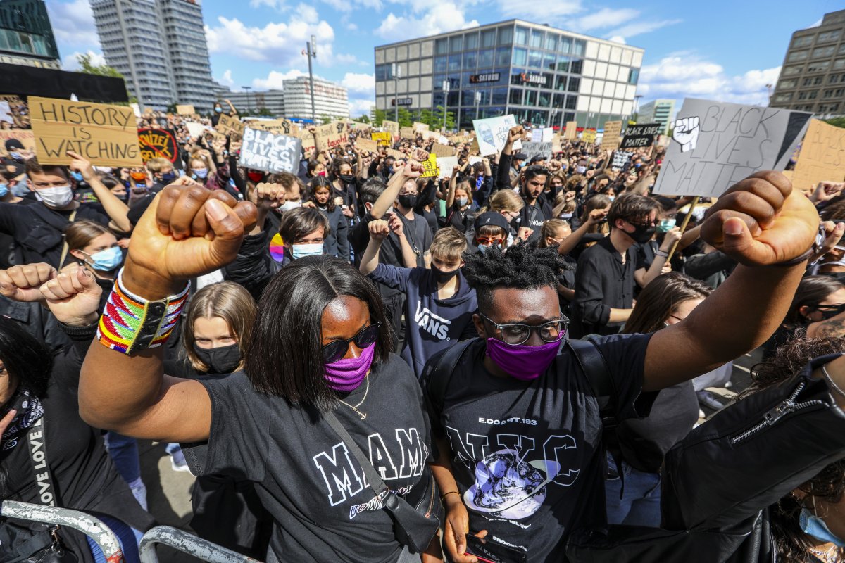 Almanya’da ırkçılık karşıtı protesto