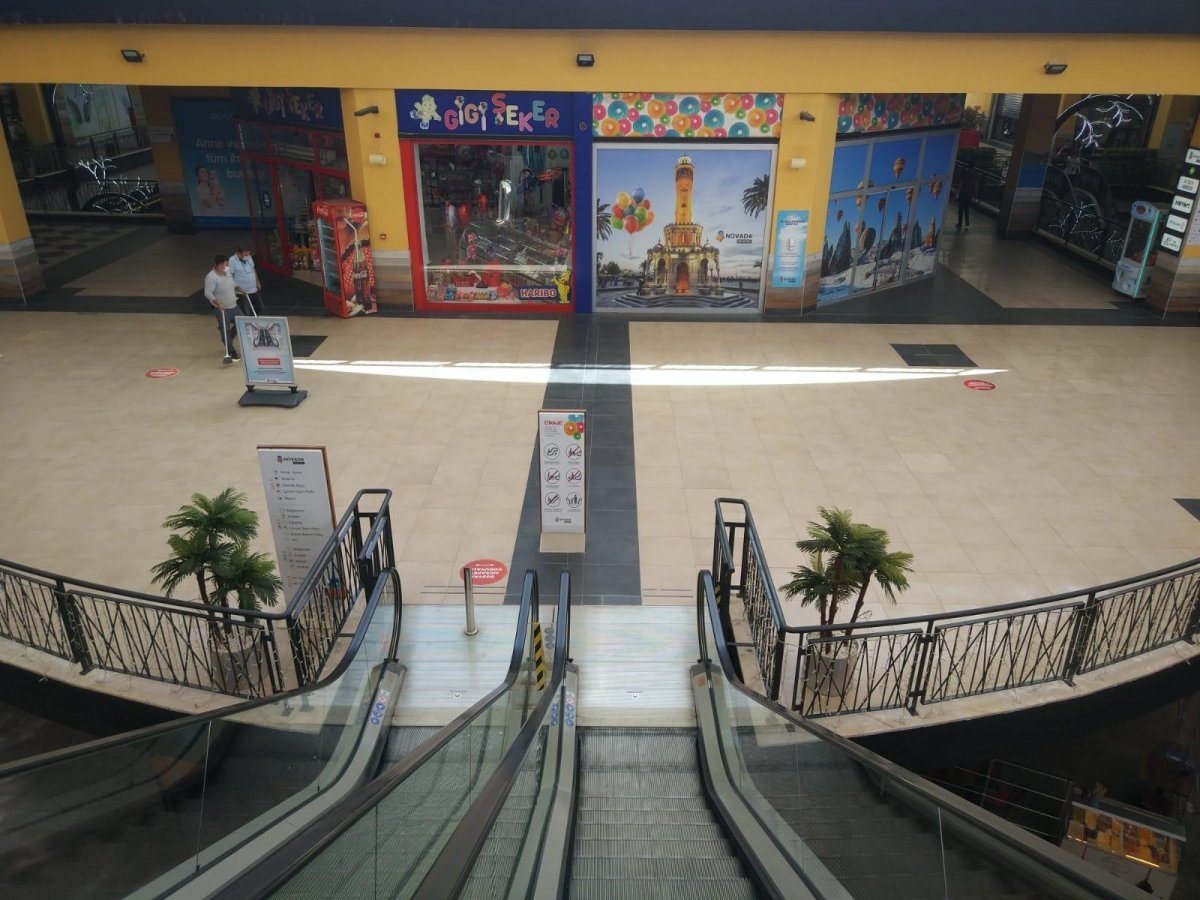 i İzmir'de, eşiyle tartışan adam 3 kişiyi bıçakladı