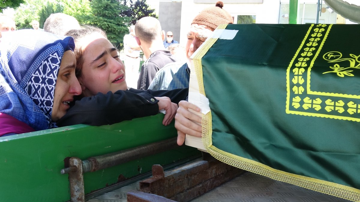 i Platonik aşığı tarafından öldürülen kadın, defnedildi