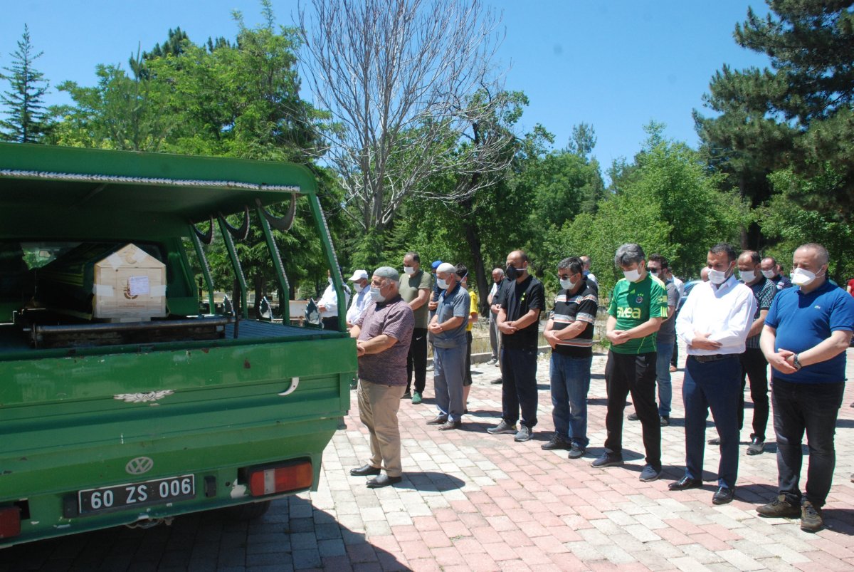 i Platonik aşığı tarafından öldürülen kadın, defnedildi