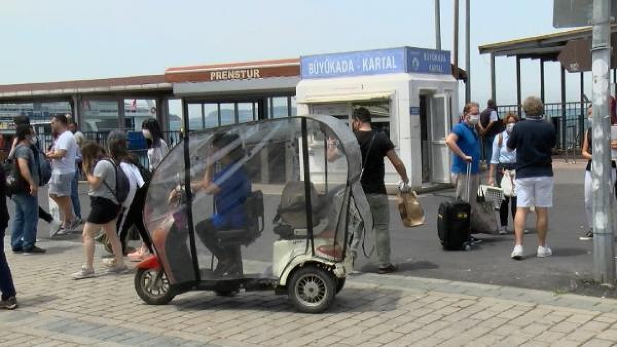 Adalar'da ulaşım elektrikli araçlarla yapılıyor