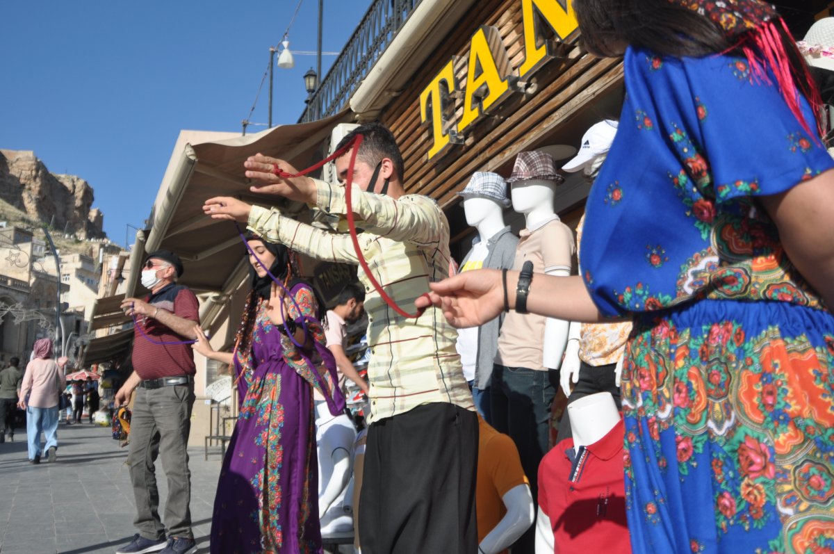 i Mardin'de korona nedeniyle halay çekememeye 'ipli' çözüm