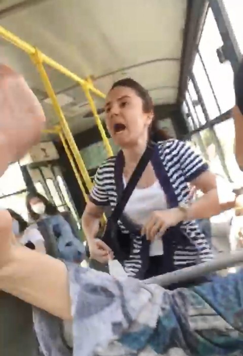 Maskesiz otobüse bindi, ortalığı birbirine kattı