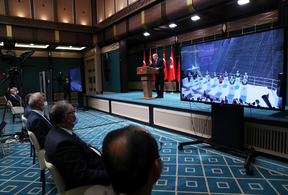 Erdoğan: Ekonomik çarklar yeniden dönmeye başladı