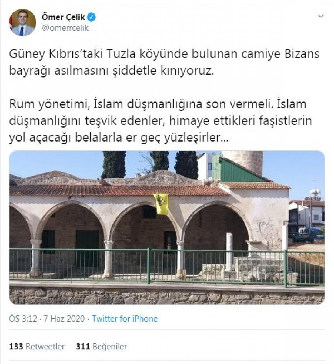 d Rum Kesimi'ndeki camiye Bizans bayrağı astılar
