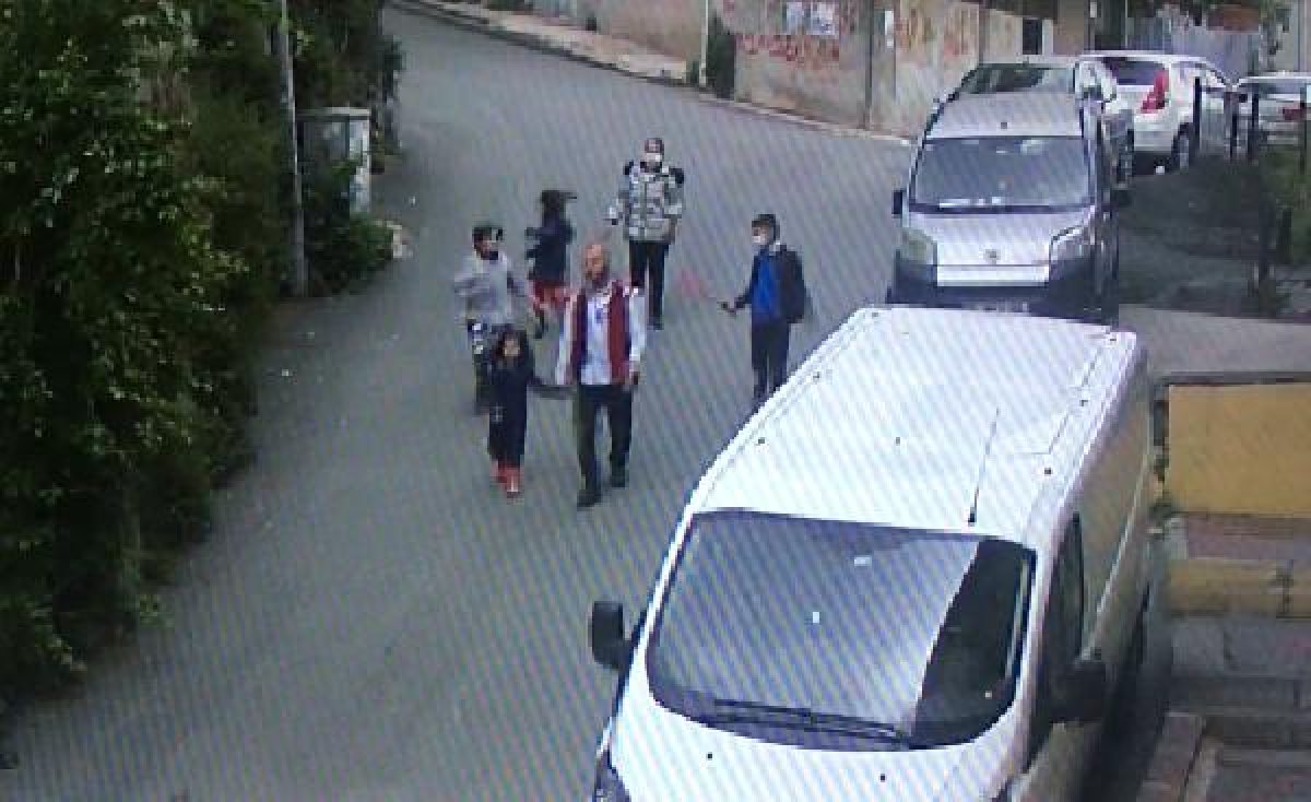 d Beyoğlu'nda kaza yapan araç tehlike saçtı