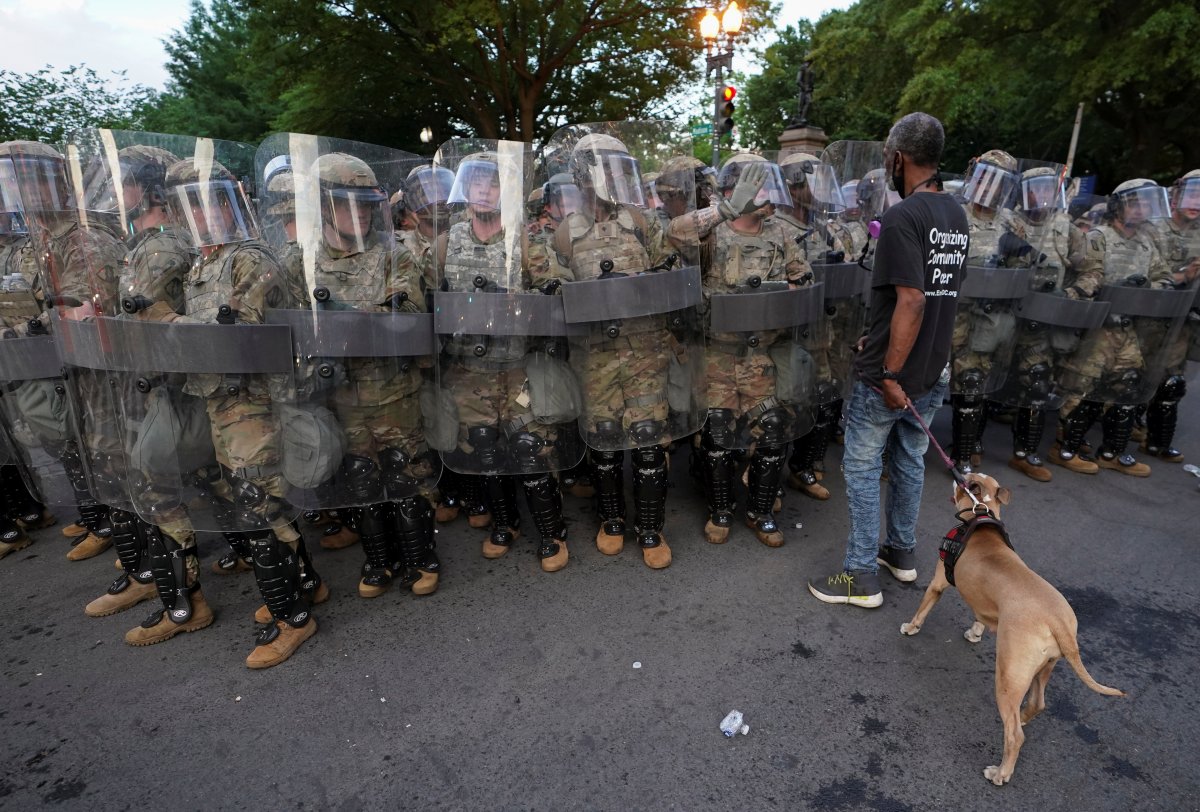 r Trump'ın 10 bin asker isteği Pentagon'un engeline takıldı