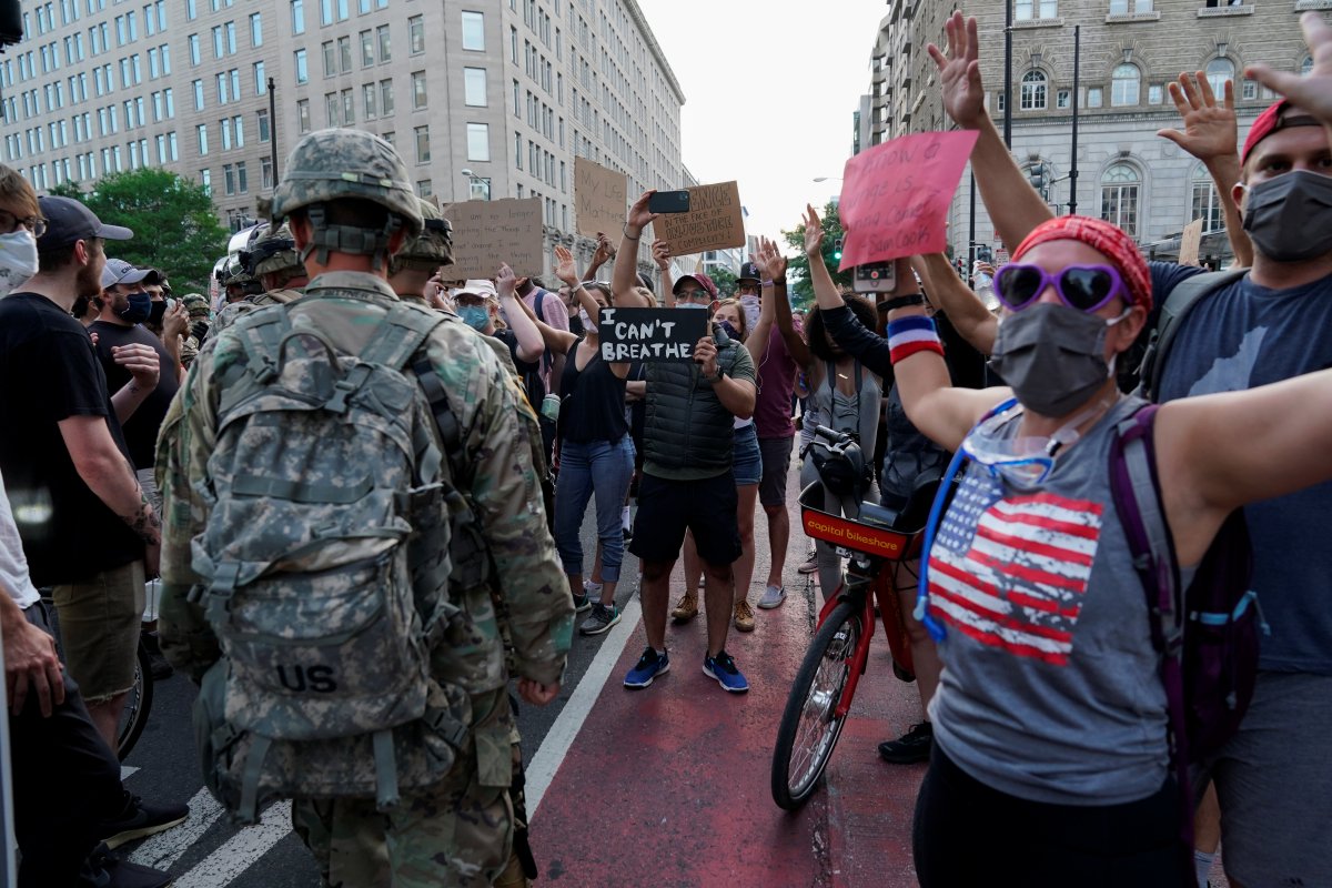 r Trump'ın 10 bin asker isteği Pentagon'un engeline takıldı