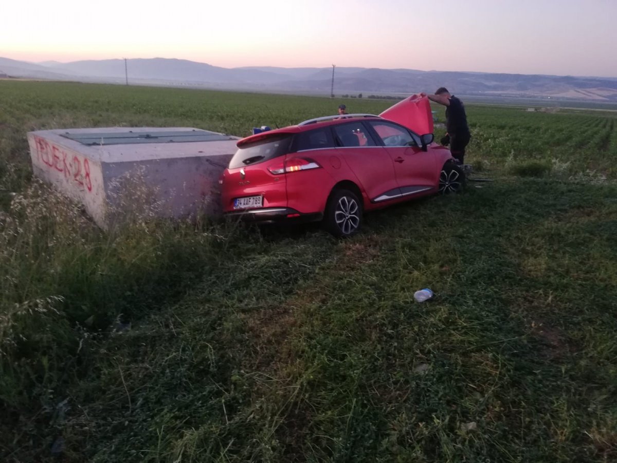 i Amasya'da araç tarlaya uçtu: 3 yaralı