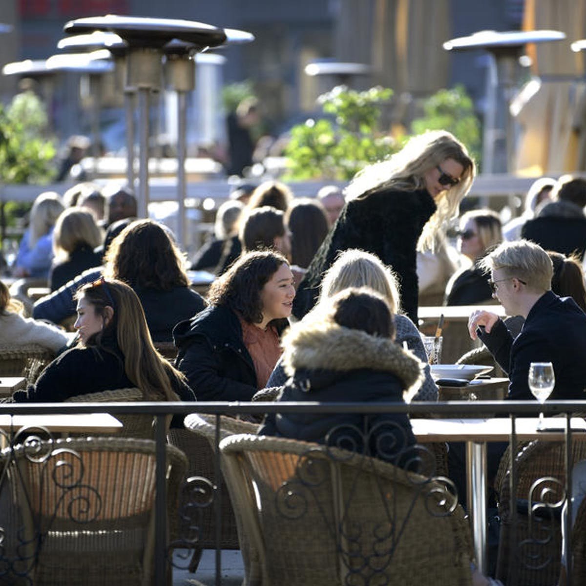 İsveç Başbakanı, sürü bağışıklığı stratejisini savundu