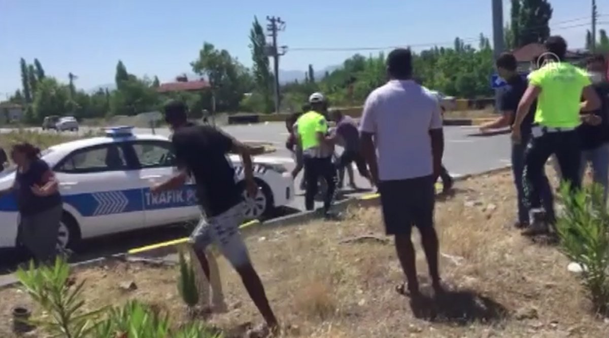 Muğla'da ehliyetsiz sürücü ve yakınları polise saldırdı