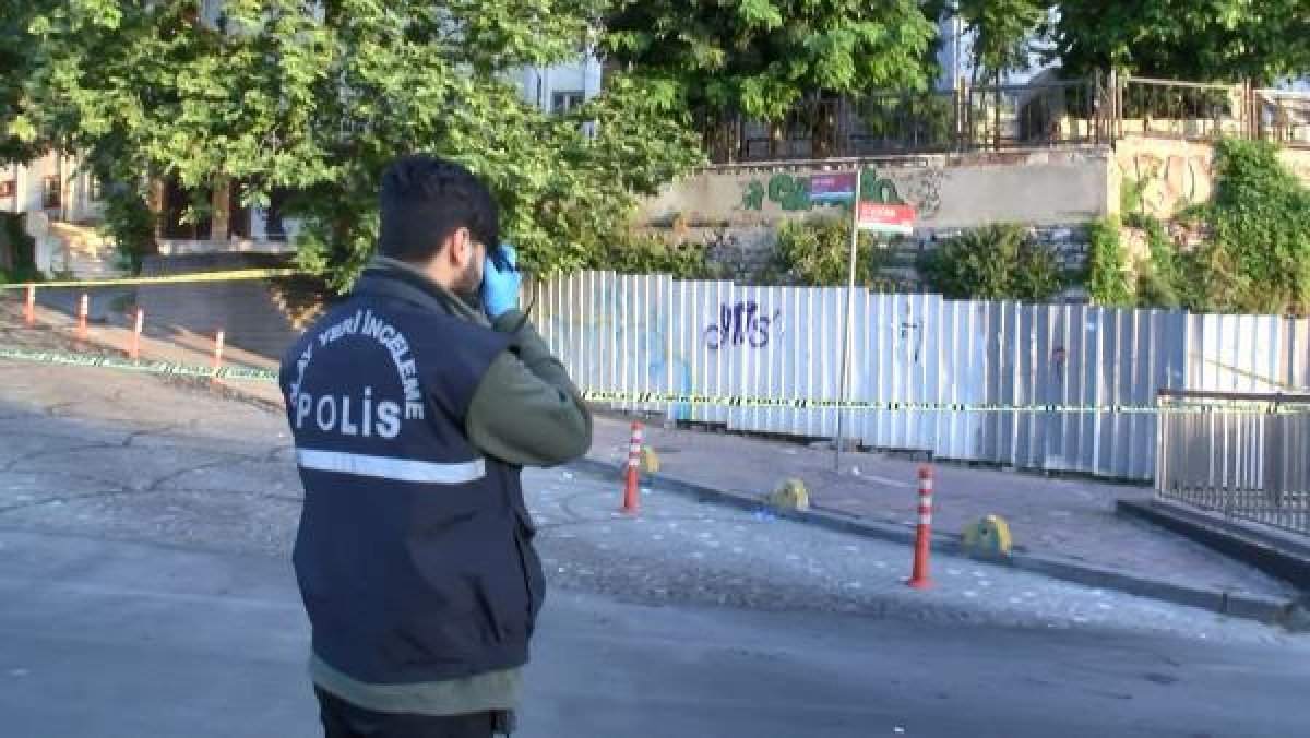 d İstanbul'da bir kişi başına taşla vurularak öldürüldü