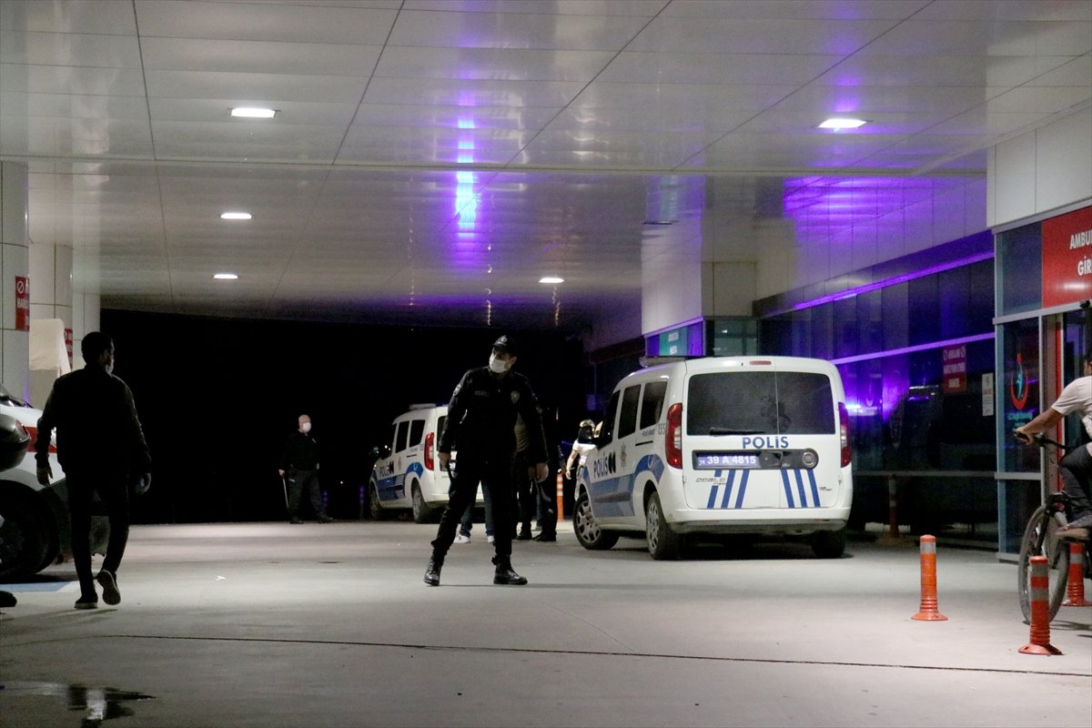 a Birlikte yaşayan çiftin yakınları polise saldırdı