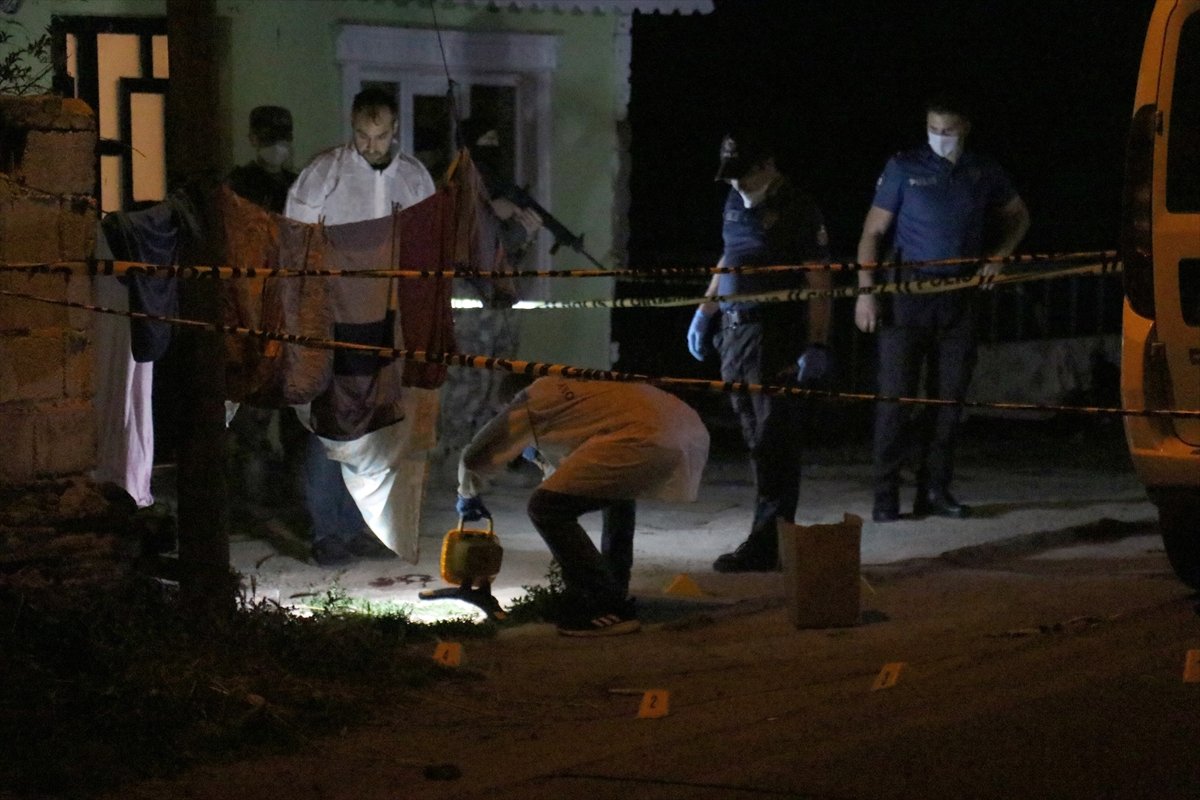 d Birlikte yaşayan çiftin yakınları polise saldırdı