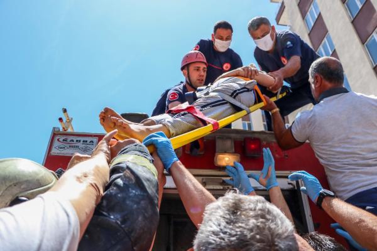 d Antalya'da hamile kadın camdan düştü