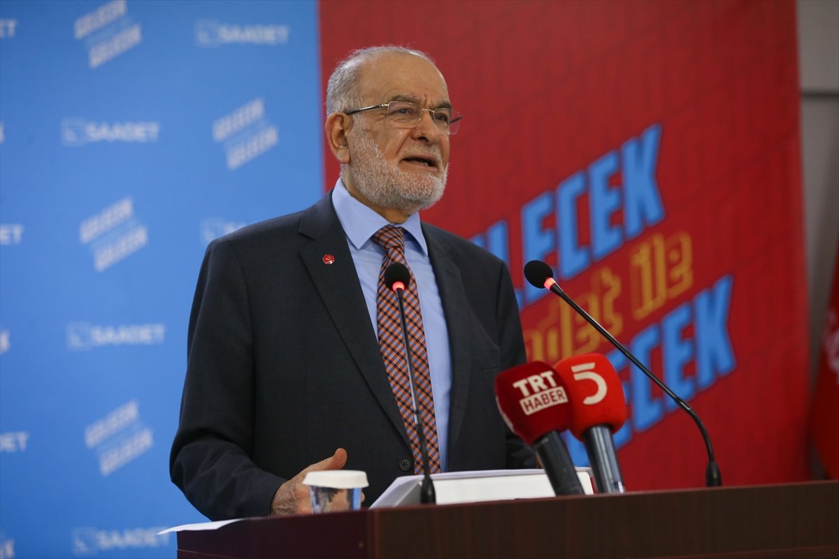 Karamollaoğlu: Ayasofya ibadete açılmalı