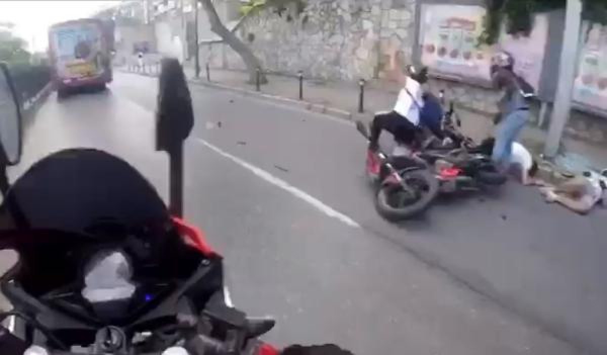 Kabataş'ta iki motosiklet çarpıştı: 4 yaralı