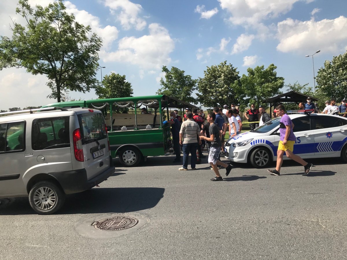 i Eşiyle sevgili olan çocukluk arkadaşını öldürdü