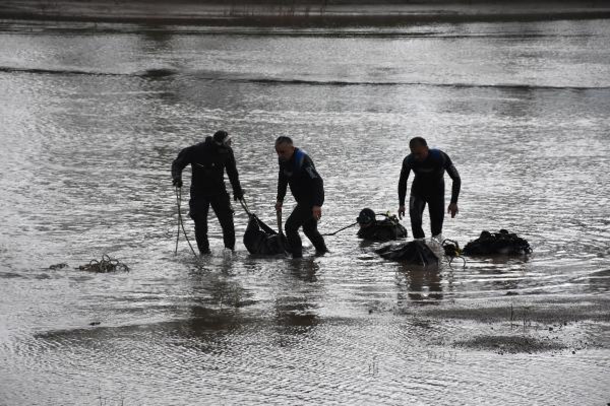Kızılırmak'a giren 3 çocuk boğuldu