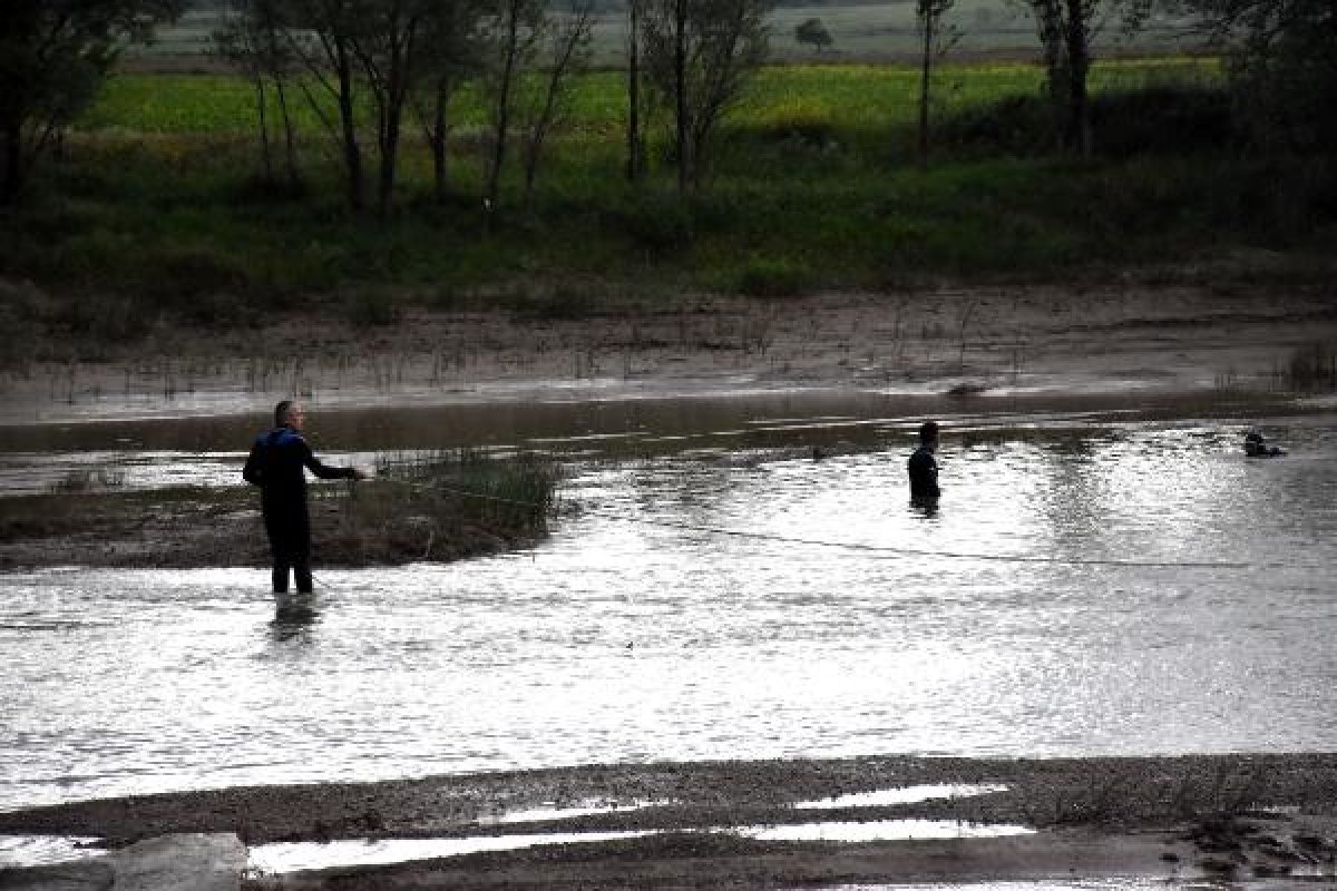 Kızılırmak'a giren 3 çocuk boğuldu