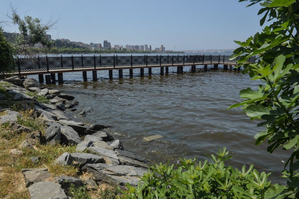 dha Küçükçekmece Gölü'ne bırakılan atık sular görüntülendi