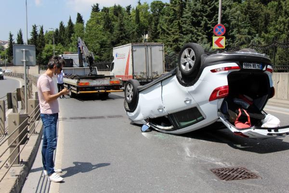 d Şişli'de bariyerlere çarpan otomobil takla attı: 1 yaralı
