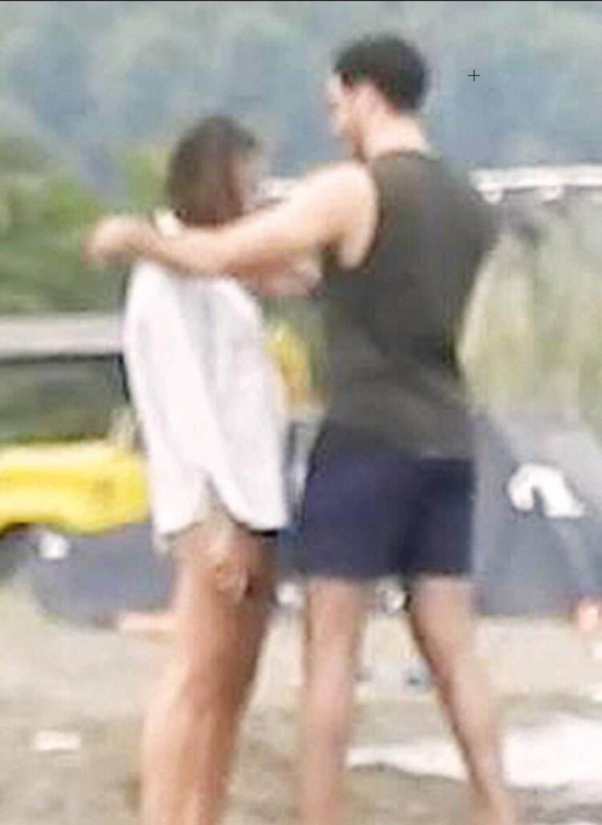 Aslışah Alkoçlar, sevgilisiyle sörf yapmaya gitti