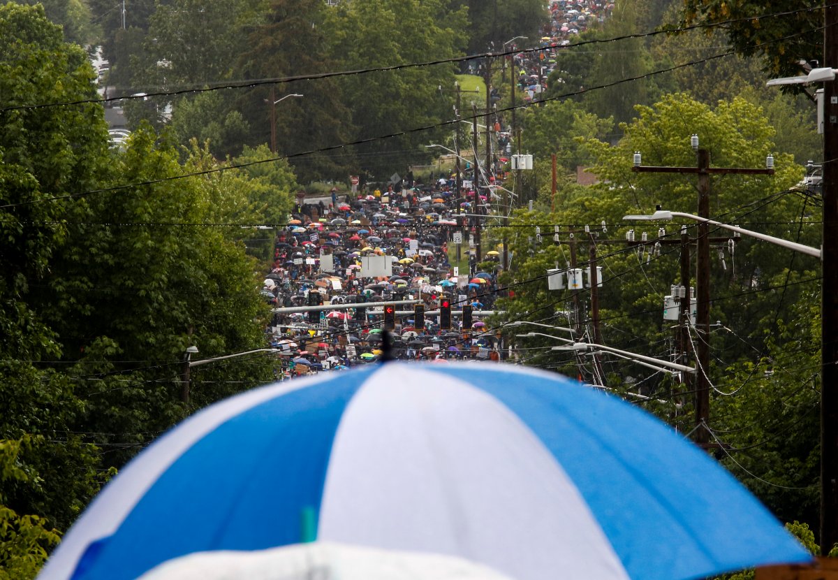 r Washington'da ırkçılık karşıtı sessiz protesto